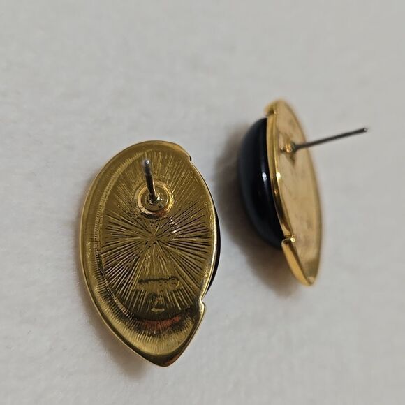 Vintage Black and Gold Earrings - Picture 3 of 4